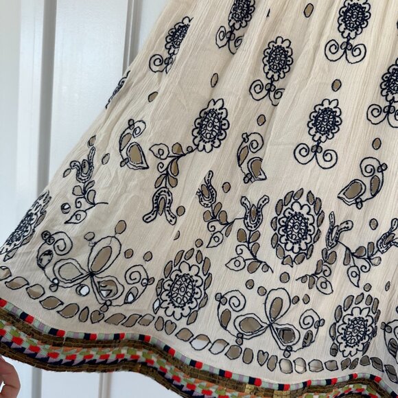NWT Alice + Olivia Gertie Mini Dress Embroidered Floral Pattern In White Sz 10 - Picture 7 of 13